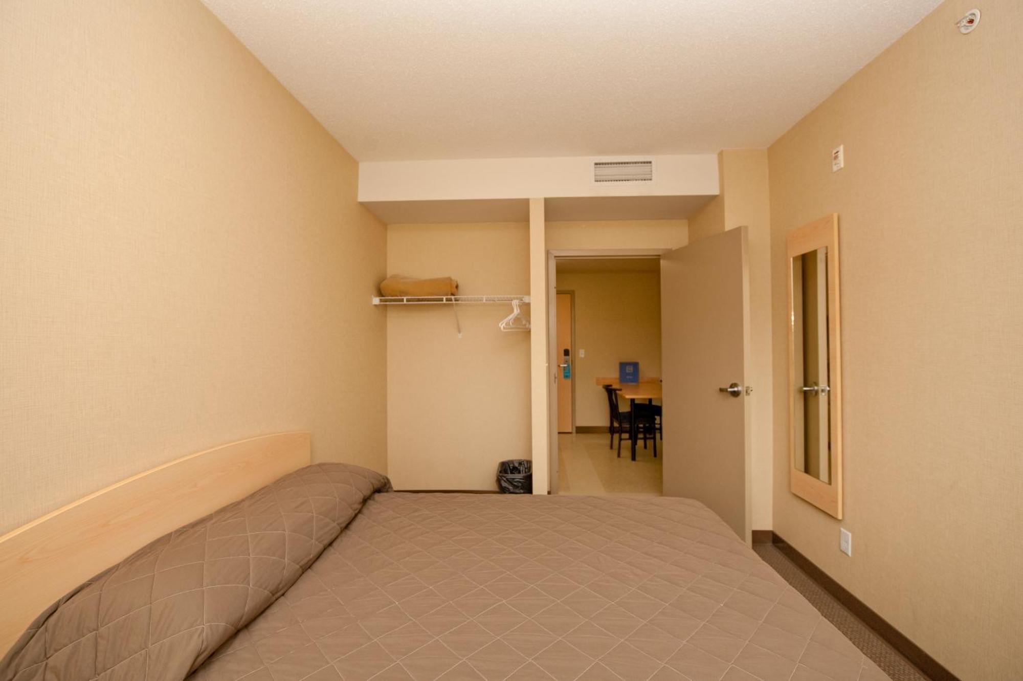 Hotel & Conference Centre - 2*