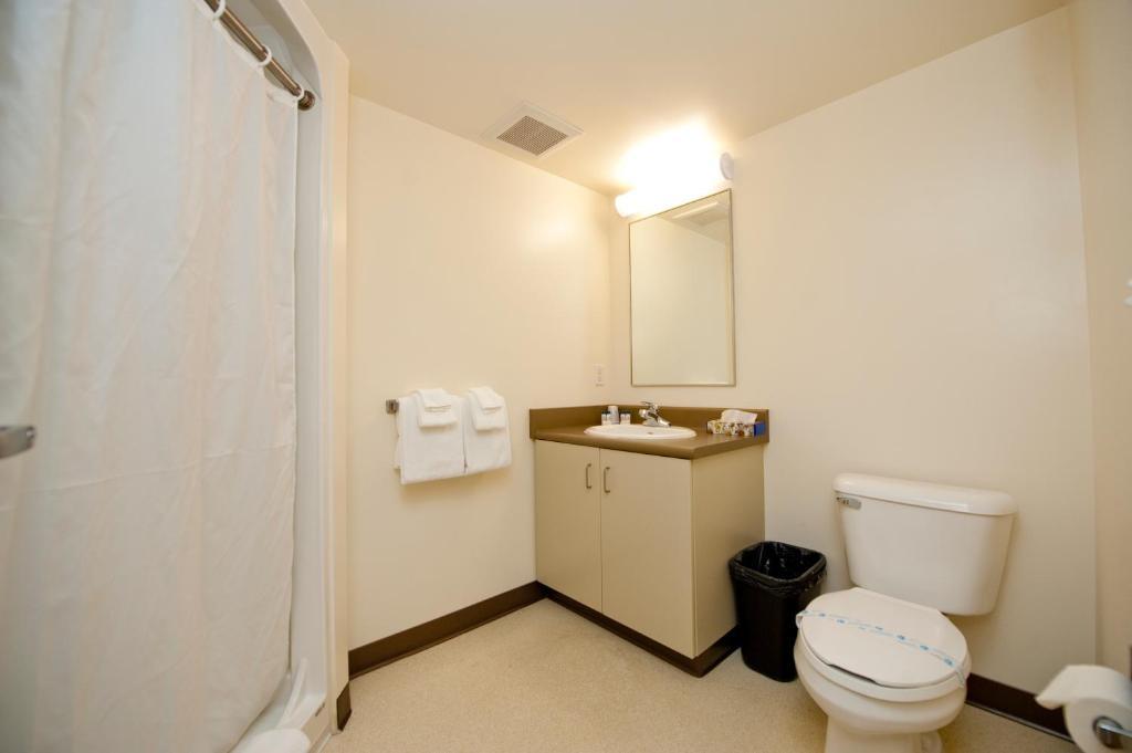 Hotel & Conference Centre - Kamloops