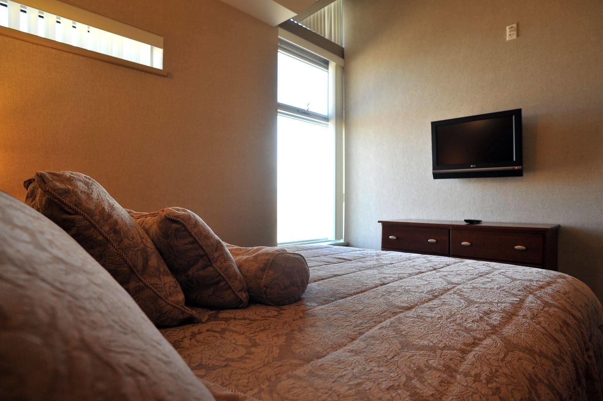 Hotel & Conference Centre -
